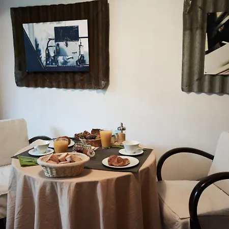 La Foyère Bed & Breakfast 4*